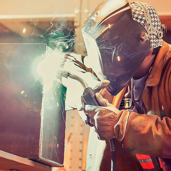Staalbewerking in een werkplaats